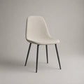 Sedia da pranzo imbottita in tessuto beige senza braccioli con gambe in metallo nero 50x55x80 cm